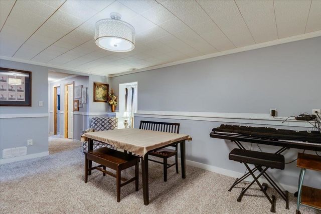 1220 N Timberleaf, Derby, KS 67037