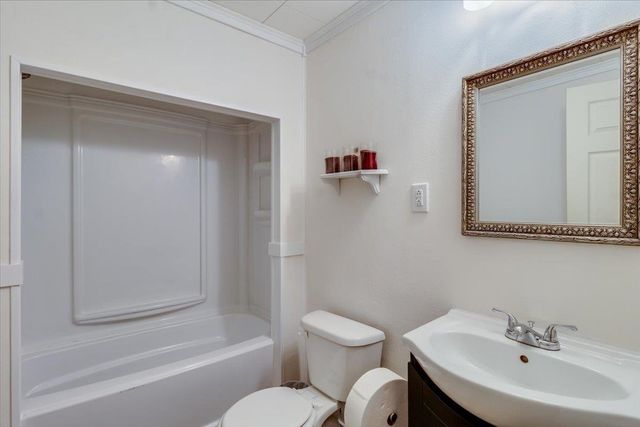 1220 N Timberleaf, Derby, KS 67037