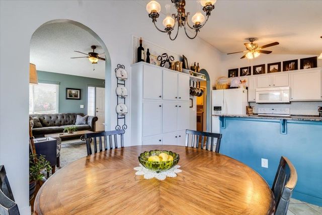 1220 N Timberleaf, Derby, KS 67037