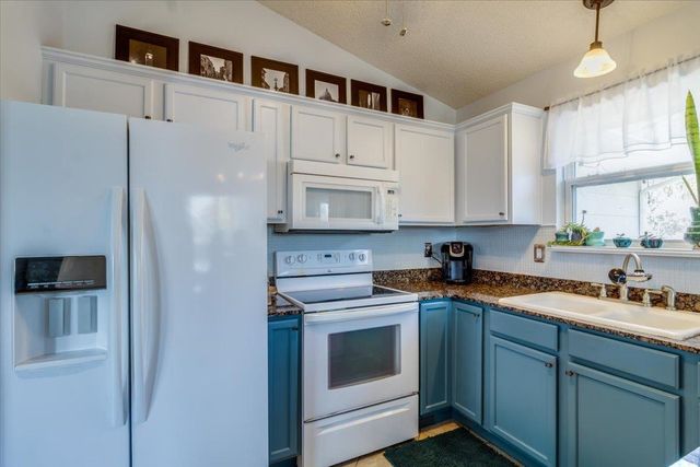 1220 N Timberleaf, Derby, KS 67037