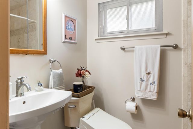 3225 Lockridge Drive, Ann Arbor, MI 48108