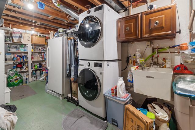 3225 Lockridge Drive, Ann Arbor, MI 48108