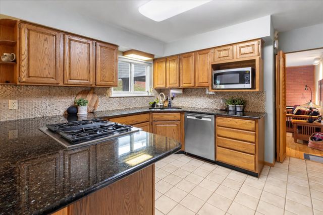 3225 Lockridge Drive, Ann Arbor, MI 48108