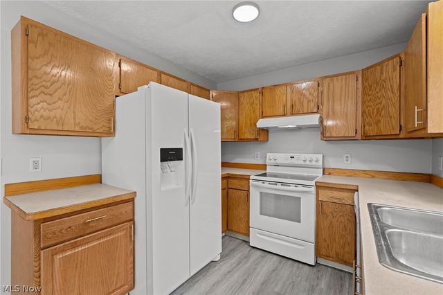 1117 Smithfarm, Akron, OH 44305