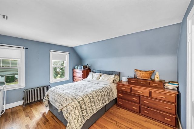 35 Dresser Ave, Chicopee, MA 01013