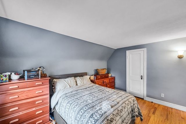 35 Dresser Ave, Chicopee, MA 01013