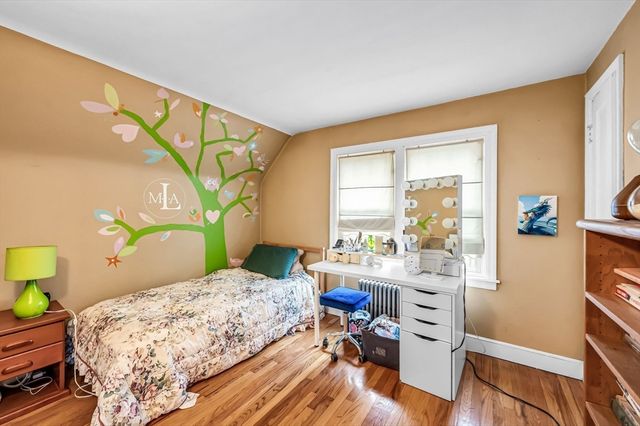 35 Dresser Ave, Chicopee, MA 01013