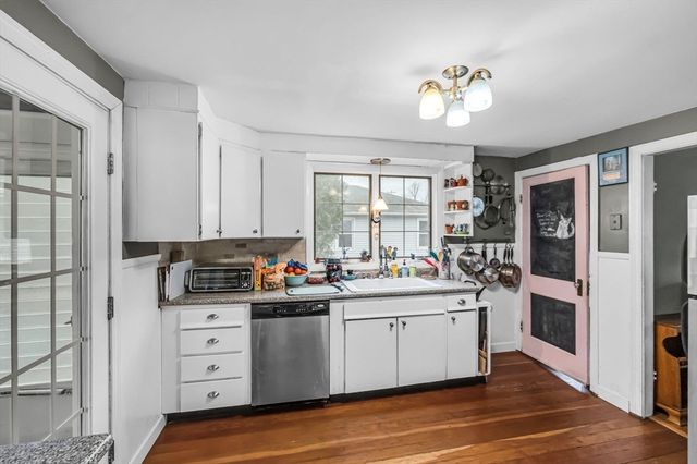 35 Dresser Ave, Chicopee, MA 01013