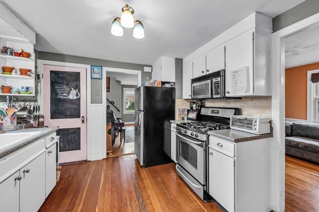 35 Dresser Ave, Chicopee, MA 01013