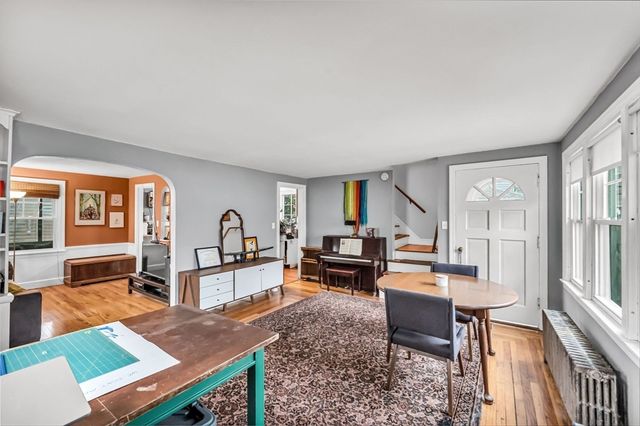 35 Dresser Ave, Chicopee, MA 01013