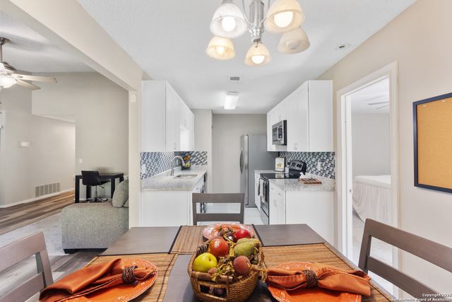 5802 kissing oak, San Antonio, TX 78247