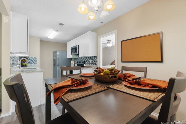 5802 kissing oak, San Antonio, TX 78247