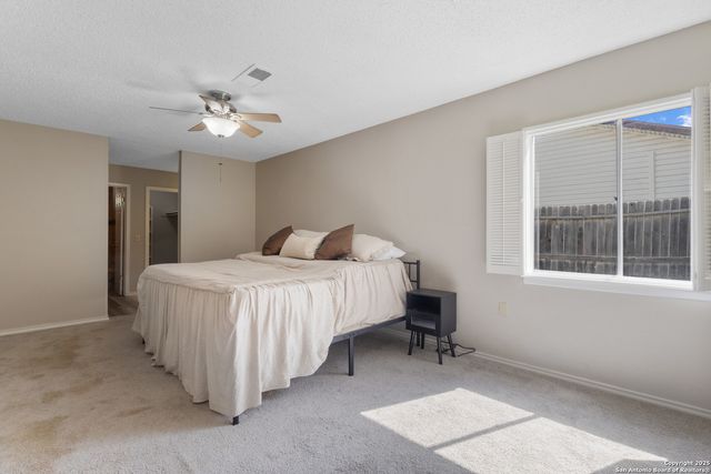 5802 kissing oak, San Antonio, TX 78247