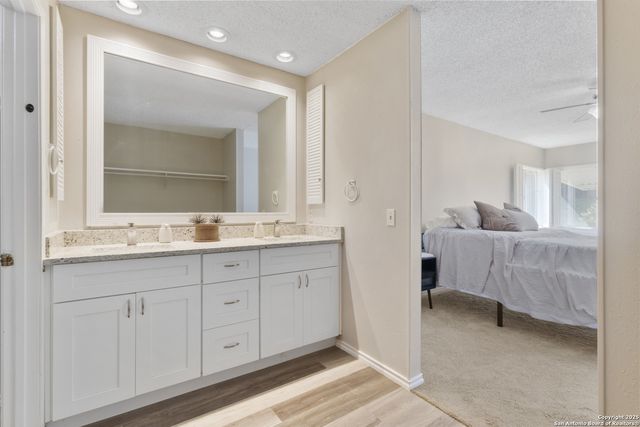 5802 kissing oak, San Antonio, TX 78247