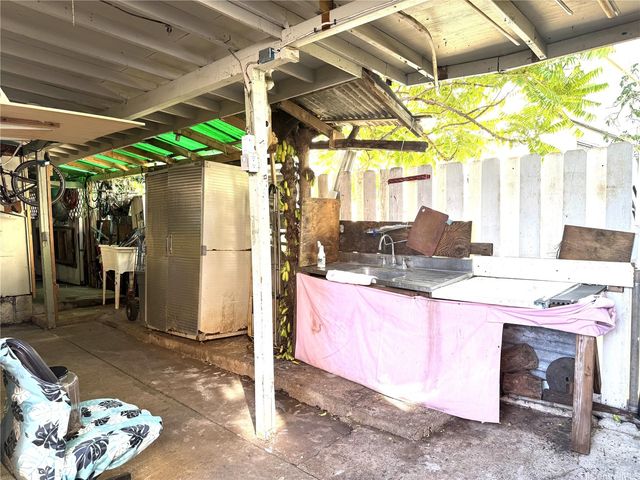 1918 Hanu Lane A, Honolulu, HI 96819