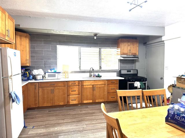 1918 Hanu Lane A, Honolulu, HI 96819