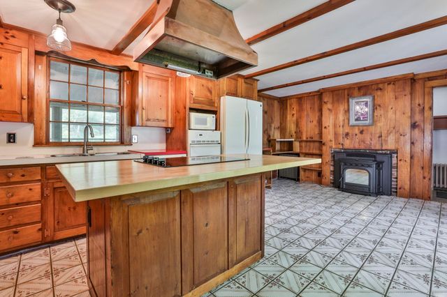 42 Main Street, Brookline, NH 03033