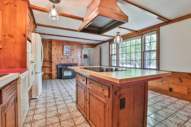 42 Main Street, Brookline, NH 03033