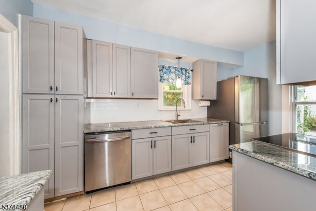 10 Passaic Ave, Ogdensburg Boro, NJ 07439