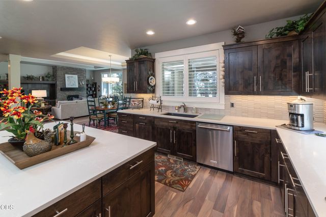 2533 NW Pine Terrace Drive, Bend, OR 97703