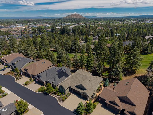 2533 NW Pine Terrace Drive, Bend, OR 97703