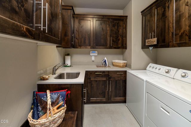2533 NW Pine Terrace Drive, Bend, OR 97703