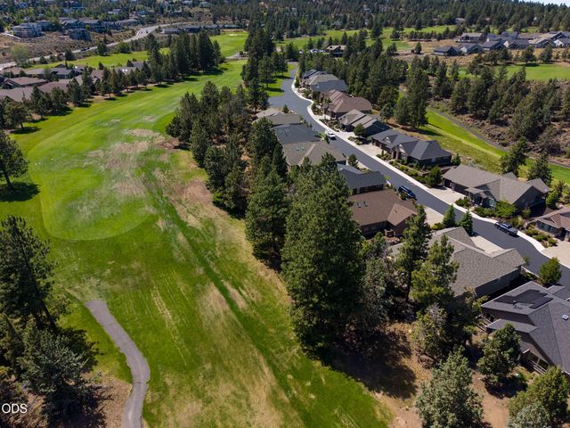 2533 NW Pine Terrace Drive, Bend, OR 97703