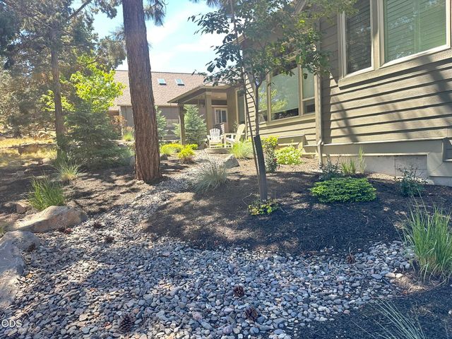 2533 NW Pine Terrace Drive, Bend, OR 97703