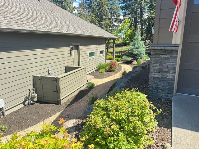 2533 NW Pine Terrace Drive, Bend, OR 97703
