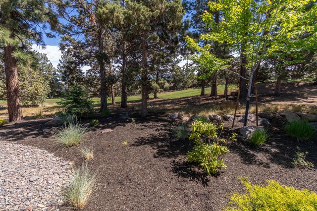 2533 NW Pine Terrace Drive, Bend, OR 97703