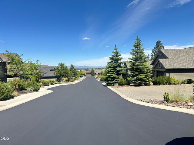 2533 NW Pine Terrace Drive, Bend, OR 97703
