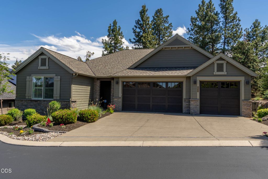 2533 NW Pine Terrace Drive, Bend, OR 97703