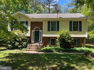 261 MANCHESTER DR, Ruther Glen, VA 22546
