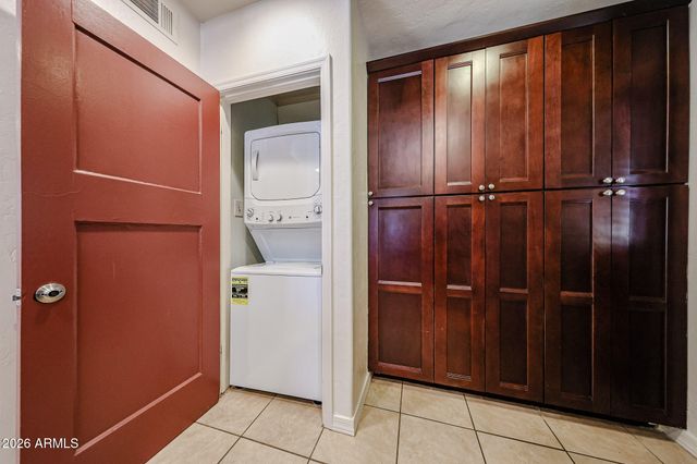 2616 N 8TH Street, Phoenix, AZ 85006