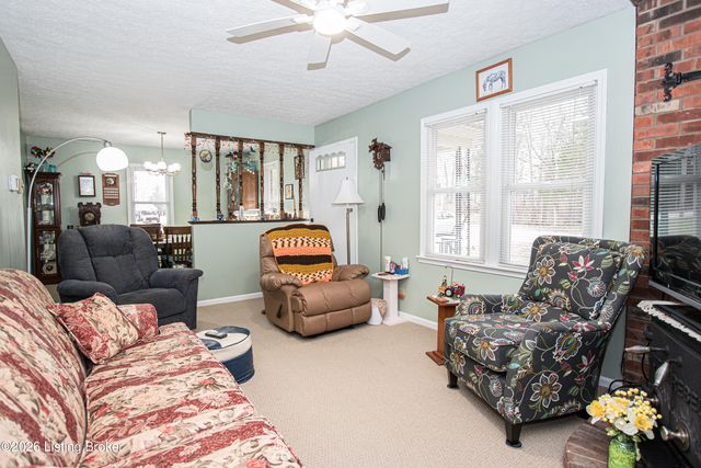 166 Rufus Ln, Mt Washington, KY 40047