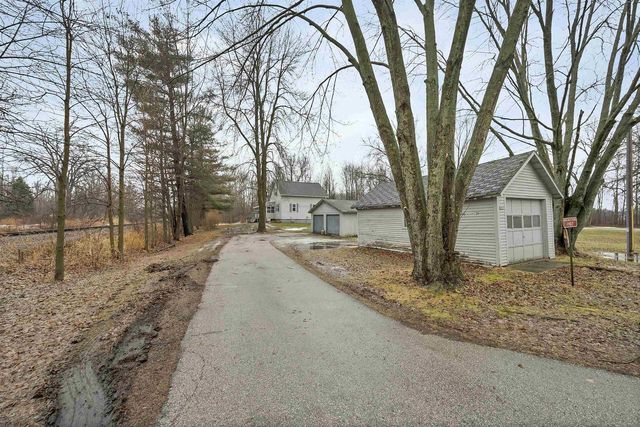 4907 BALL PARK ROAD, Little Suamico, WI 54141