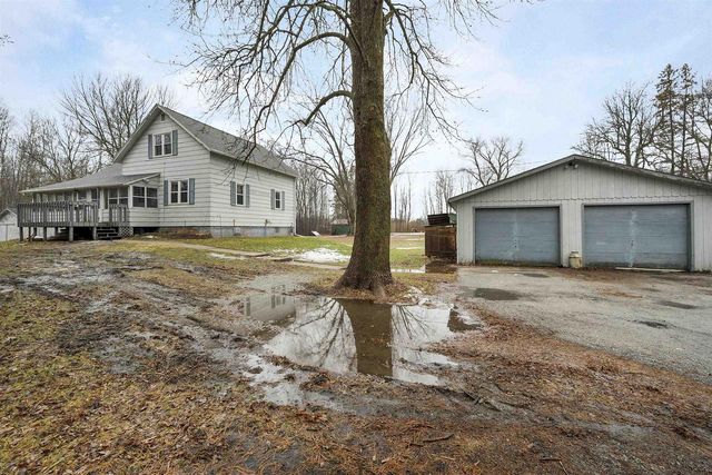 4907 BALL PARK ROAD, Little Suamico, WI 54141