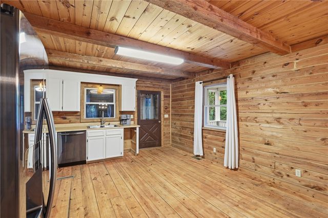211 Narrow Way, Travelers Rest, SC 29690