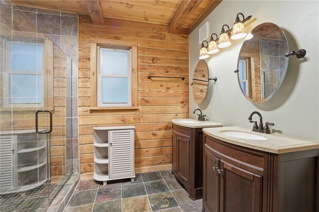 211 Narrow Way, Travelers Rest, SC 29690