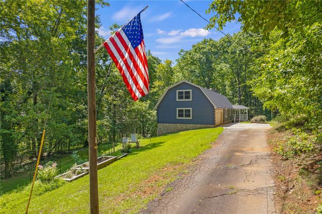 211 Narrow Way, Travelers Rest, SC 29690