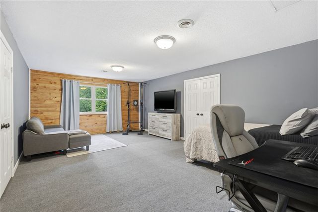 211 Narrow Way, Travelers Rest, SC 29690