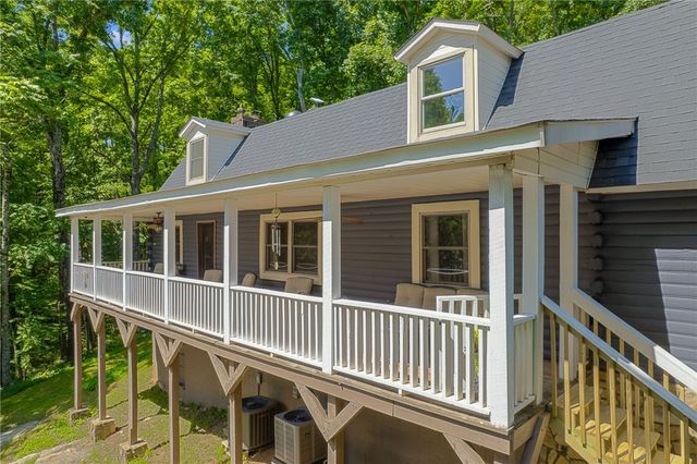 211 Narrow Way, Travelers Rest, SC 29690