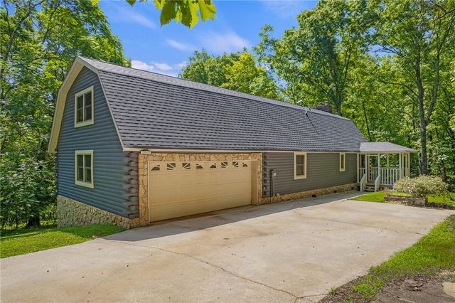 211 Narrow Way, Travelers Rest, SC 29690
