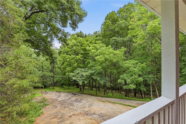 211 Narrow Way, Travelers Rest, SC 29690