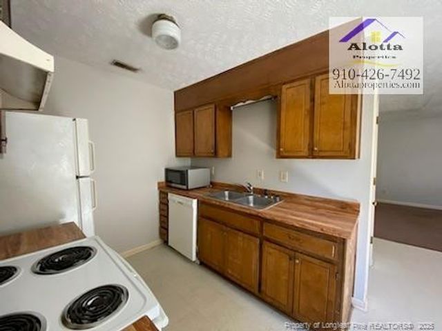 1966 Glenwick Drive, Fayetteville, NC 28304