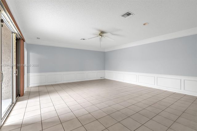 5823 Plum Harbor Cir, Tamarac, FL 33321