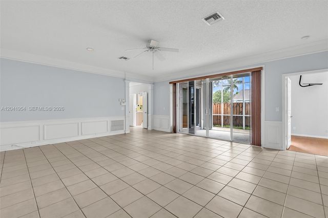 5823 Plum Harbor Cir, Tamarac, FL 33321