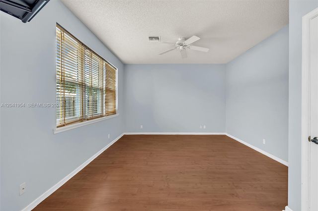 5823 Plum Harbor Cir, Tamarac, FL 33321