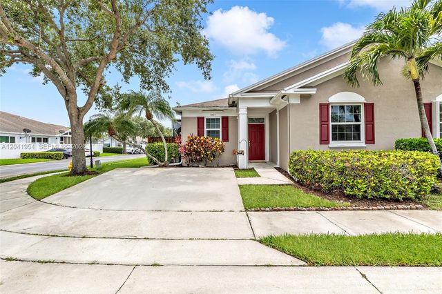 5823 Plum Harbor Cir, Tamarac, FL 33321