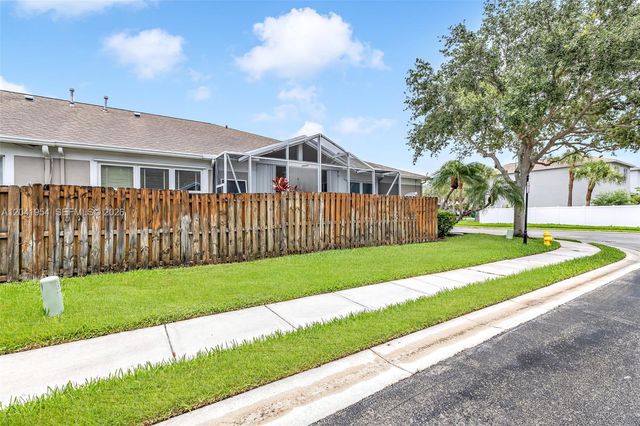 5823 Plum Harbor Cir, Tamarac, FL 33321